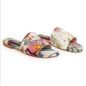 NWT Carolina K slips in size US 9 / EUR 39